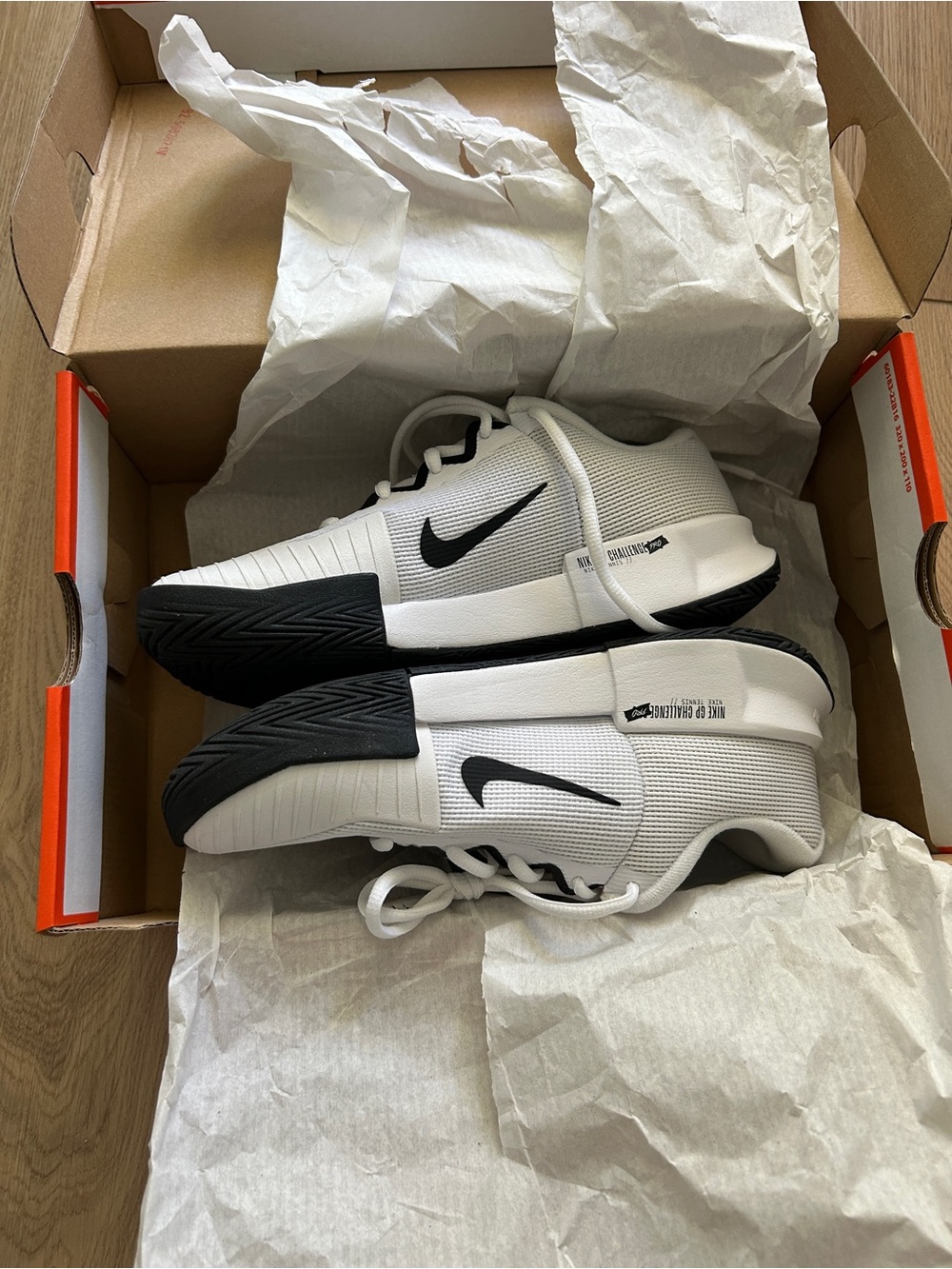 Nike Women’s GP Challenge Pro Tennis Shoes - Picture 6 of 8